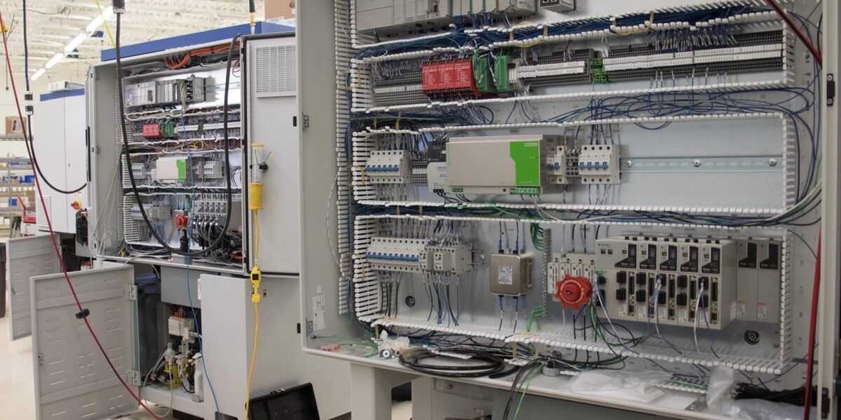High Mix Low Volume Manufacturing: Managing BOMs and Part Flow in Machinery Production